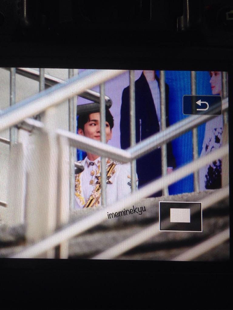 iiimeminekyu's tweet photo. พี่คีย์หลังซอก5555 ได้เจอแล้ววววว #SWC4inBKK #SWCIVinBKK http://t.co/adyEaUZiCB