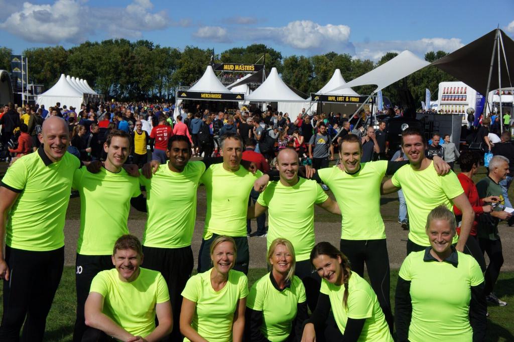 Uitdaging voor de "echte" bikkels 💃 Team van van Lanschot Healthcare bij Mudmasters en samen 🏁 gehaald