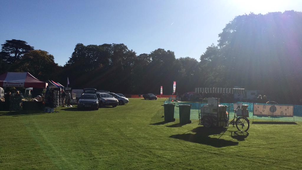 ChiswickDogShow's tweet photo. It's all happening this morning @CHISWICKHOUSE_ ! #setupdone & we're ready 2 go! #dogs #dogloversheaven http://t.co/Yrc1BqCNsn