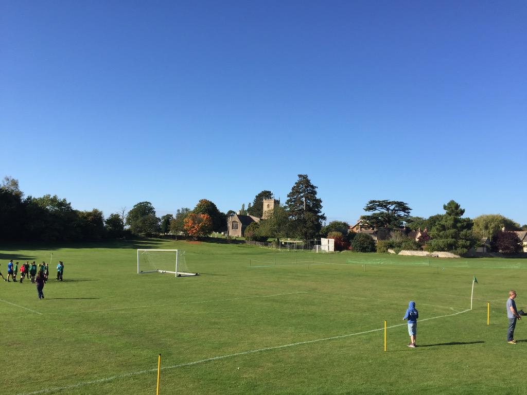 golfbuggyspares's tweet image. A beautiful morning in #combefc for @faringdontownfc under 13's. Looking for 3rd win of the season.