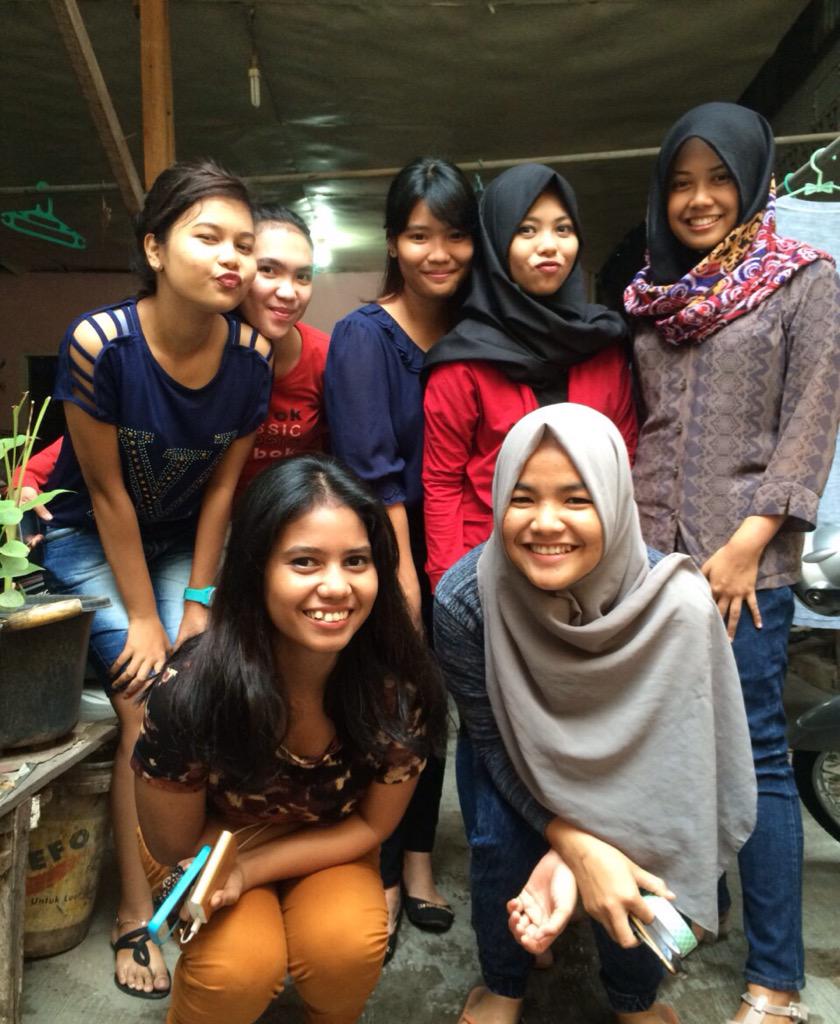 sonyastw's tweet photo. Kesayangan akoh...tp boong😜😘 @khitycomel @ElminFryda @deshnp @stiaisyaah @yuliaivano @maynindakusuma http://t.co/xPHKpoJORD