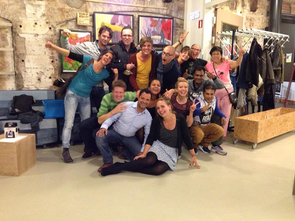 Miriam_CCNL's tweet photo. Mooie reunie van #debuurtcamping  Utrecht @ Wilde Westen http://t.co/pTWSGeiGkG