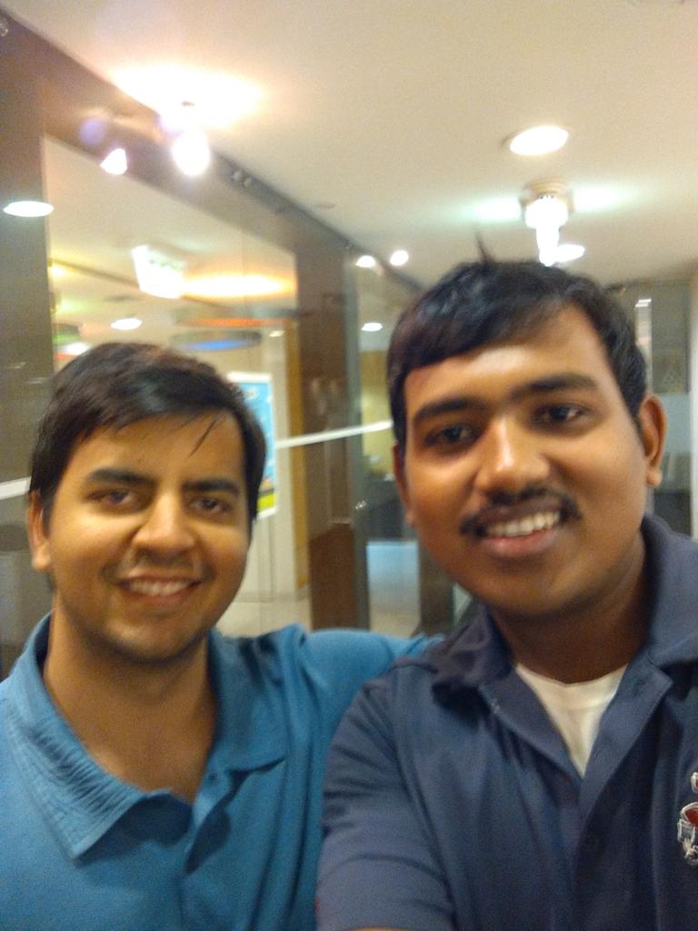 Chandra_kantha1's tweet image. Some fun it was at #OlaApiHack, Can&apos;t believe my luck that I met @bhash CEO of @Olacabs!