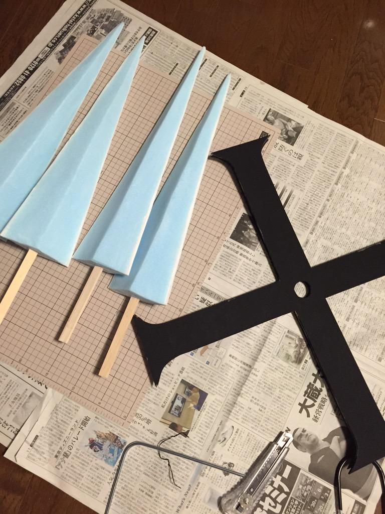 大佐 スタイロのヤスリがけ終わった ソーダアイスに見える スタイロ使うの２回目だけど いいねやっぱり 今度は400番で ヤスリがけしたから抉れてないw 塗装ってやっぱ下準備大変だよね 合皮と一長一短 使い分けしよ Http T Co Ncst8zhe4l