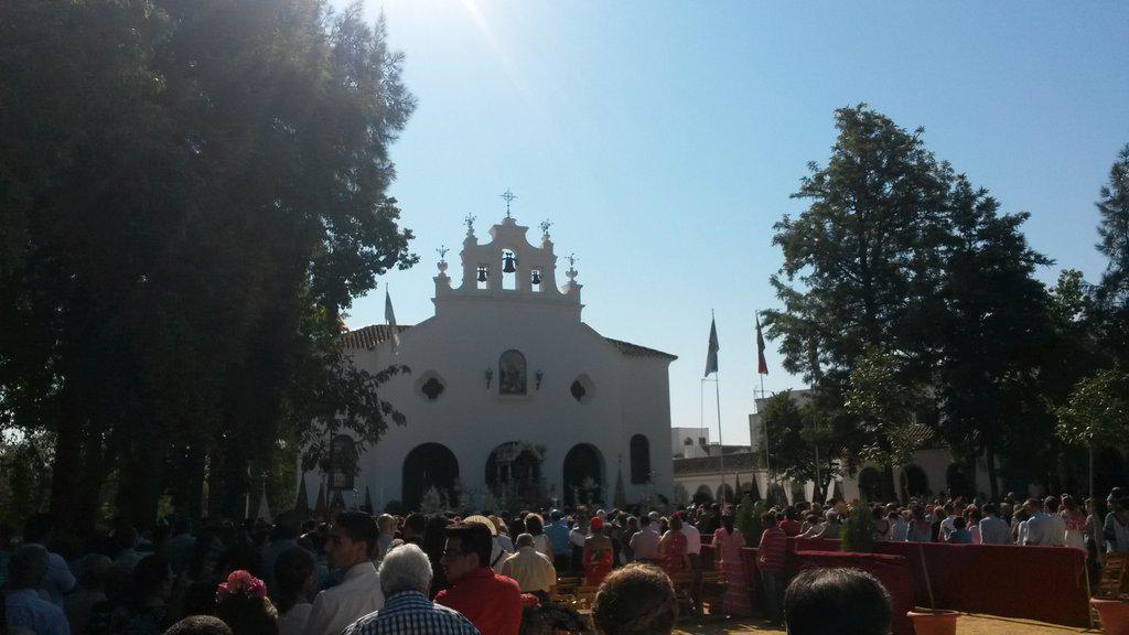 hdad_la_soledad's tweet photo. Ntra Hdad representada en el Pontifical con motivo de la Romería de la Divina Pastora de Cantillana @_Divina_Pastora http://t.co/Mi5eZsxAkB