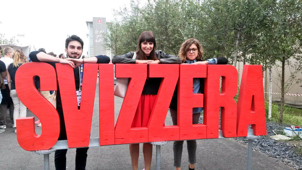 PadiglioneCH's tweet photo. Il decumano è attraversato! Pronti per la visita allo #SwissPavilion? @Owlage @giuliadini @MrDannyTorrance http://t.co/bMXchdp29O