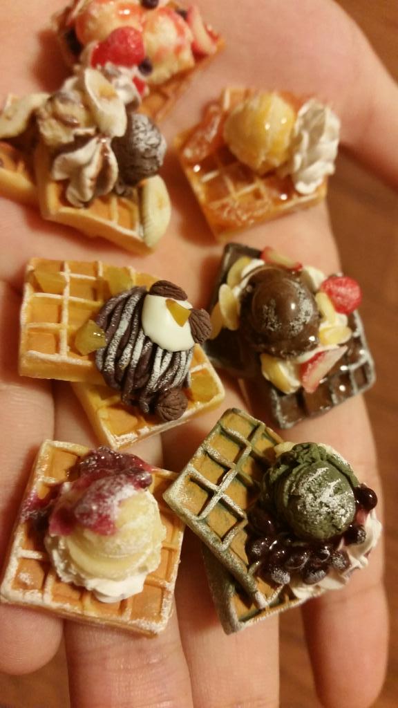 Ayupakadeko ワッフルデコレーションが完成 チョコと抹茶生地も追加です 実際の色が見せたかったので あえて画像加工は無しで 小さい作品ばかりでだいぶ細かい作業に慣れた スイーツデコ ワッフル デコレーション 細かい 苺 Http T Co Ayupakadeko ワッフルデコレーションが完成 チョコと抹茶生地も追加です 実際の色が見せたかったので あえて画像加工は無しで 小さい作品ばかりでだいぶ細かい作業に慣れた スイーツデコ ワッフル デコレーション 細かい 苺 Http T Co