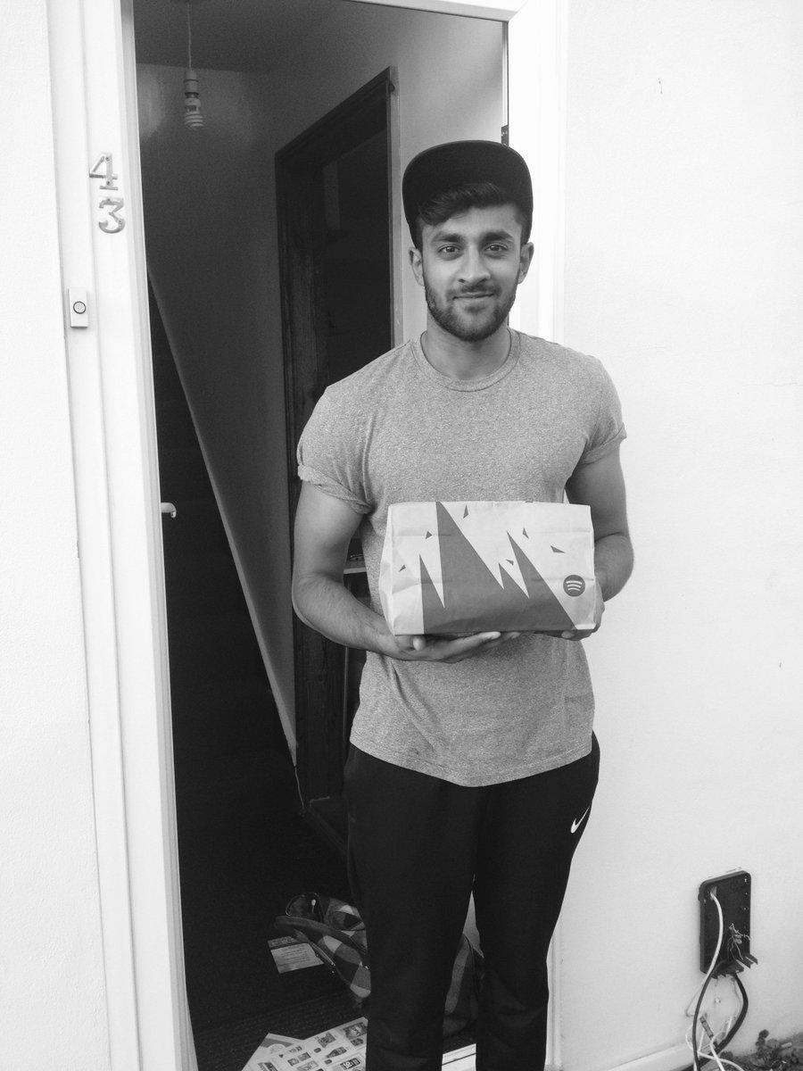 SpotifyPort's tweet photo. @Upcc_cricket Treasurer @HMaheethan looking beautiful #hellofreshers #spotify http://t.co/JEpAOoMo18
