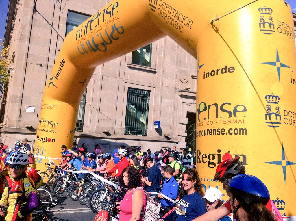Alber_mede's tweet photo. Día da bici, Ourense. http://t.co/qyo19WwvSG