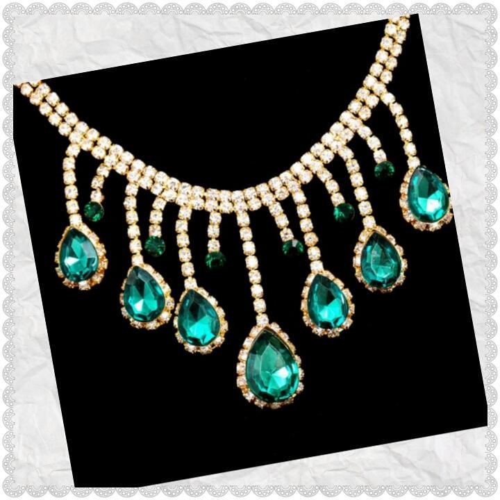 saaima2014's tweet photo. Elegant #14ct #Gold #Green #Crystal #Jewellery #Earrings #Necklace #Bridal #Beautiful * eBay: http://t.co/9BN7tchkLD http://t.co/rn6CuFb5LF