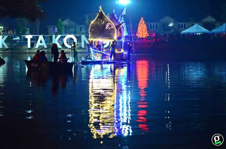 bobpaklong83's tweet photo. Karnival Rakit Berhias 2015..acara tahunan kelendar perlancongan Negeri Perak Darul Ridzuan...Hanya di Pengkalan Hulu http://t.co/PZZ2W7FKRX