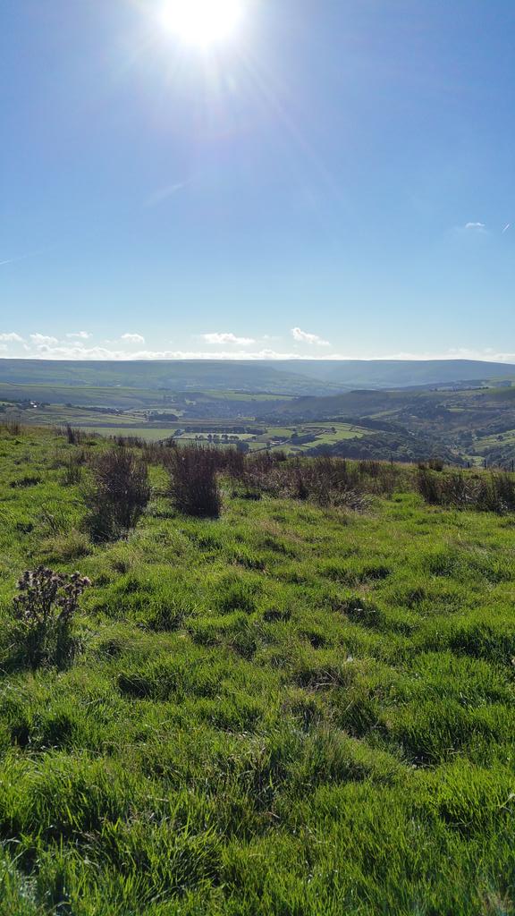 addingvalue2u's tweet photo. 6 hilly miles today in the glorious sunshine with @Howard50at50
#backtobackruns
@UKRunChat http://t.co/vISrtBOA8F