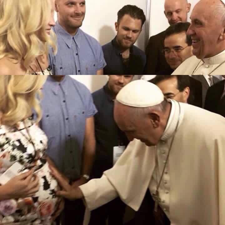vampiresusa's tweet photo. Pope Francis blessed Candice's baby💙
@CandiceAccola #candiceaccola http://t.co/f6fuOXJXSs