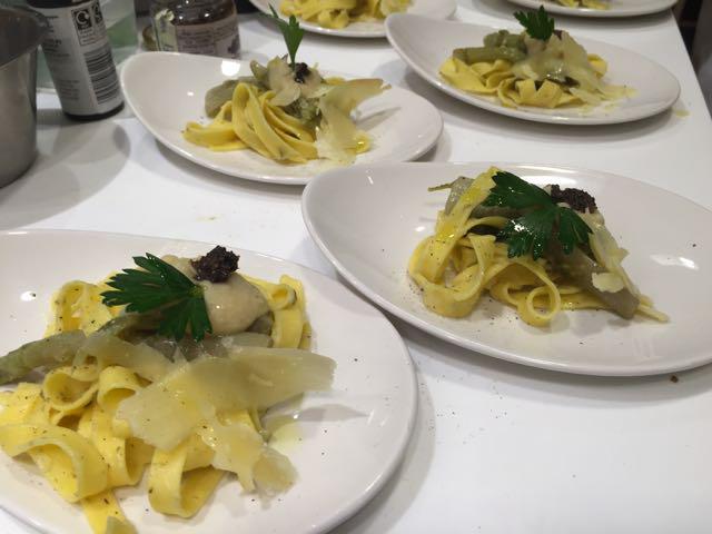 Eventi_BellaIta's tweet photo. Great performance today @AveqiaLondon for the #ecichefcontest #EEIG #GAL great #italianfood and great #italianwine http://t.co/cbdJEFDr31