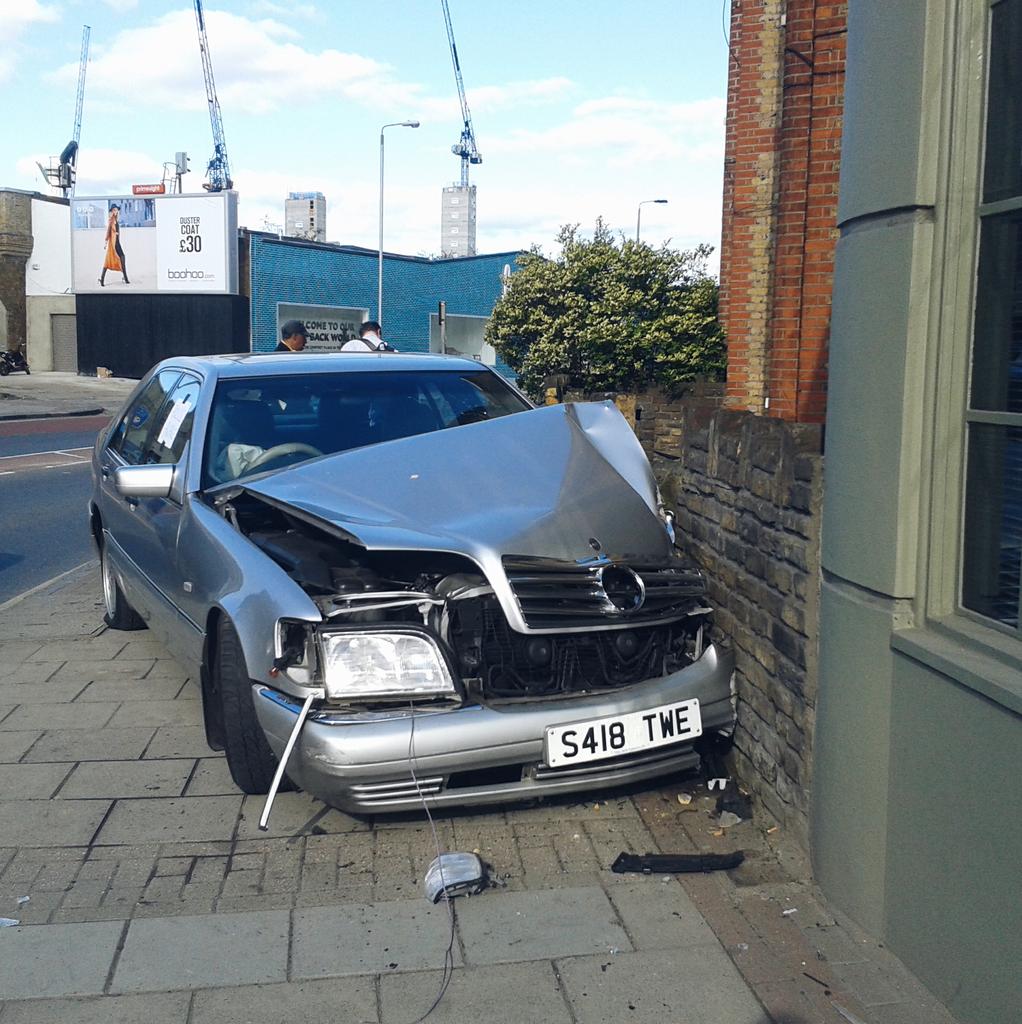 PLFILA's tweet photo. #parkingfail http://t.co/Fp0YycpTY9