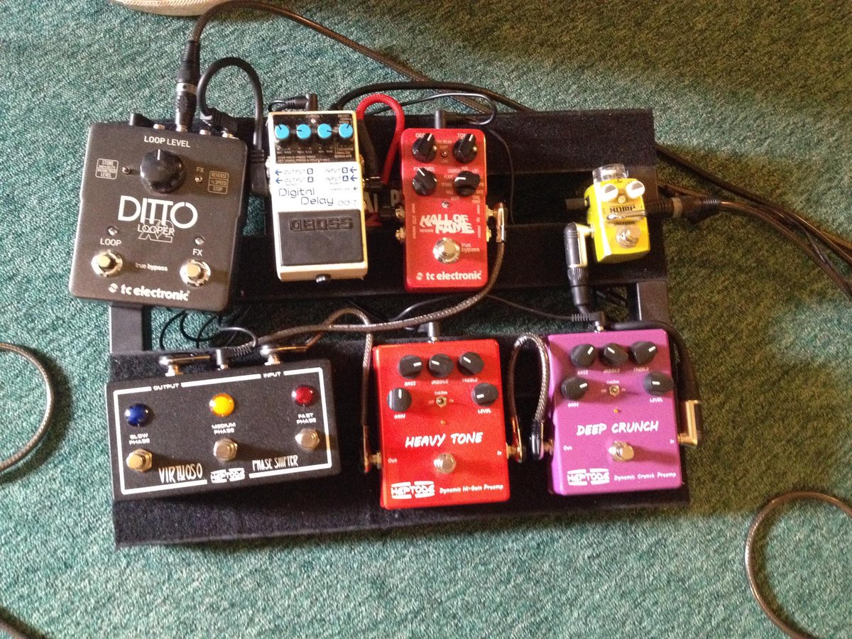 LaChaineGuitare's tweet image. Mini album photo de l’après-midi Backstage chez @HeptodeEffects avec @BriceDelage, un grand moment de #guitare !