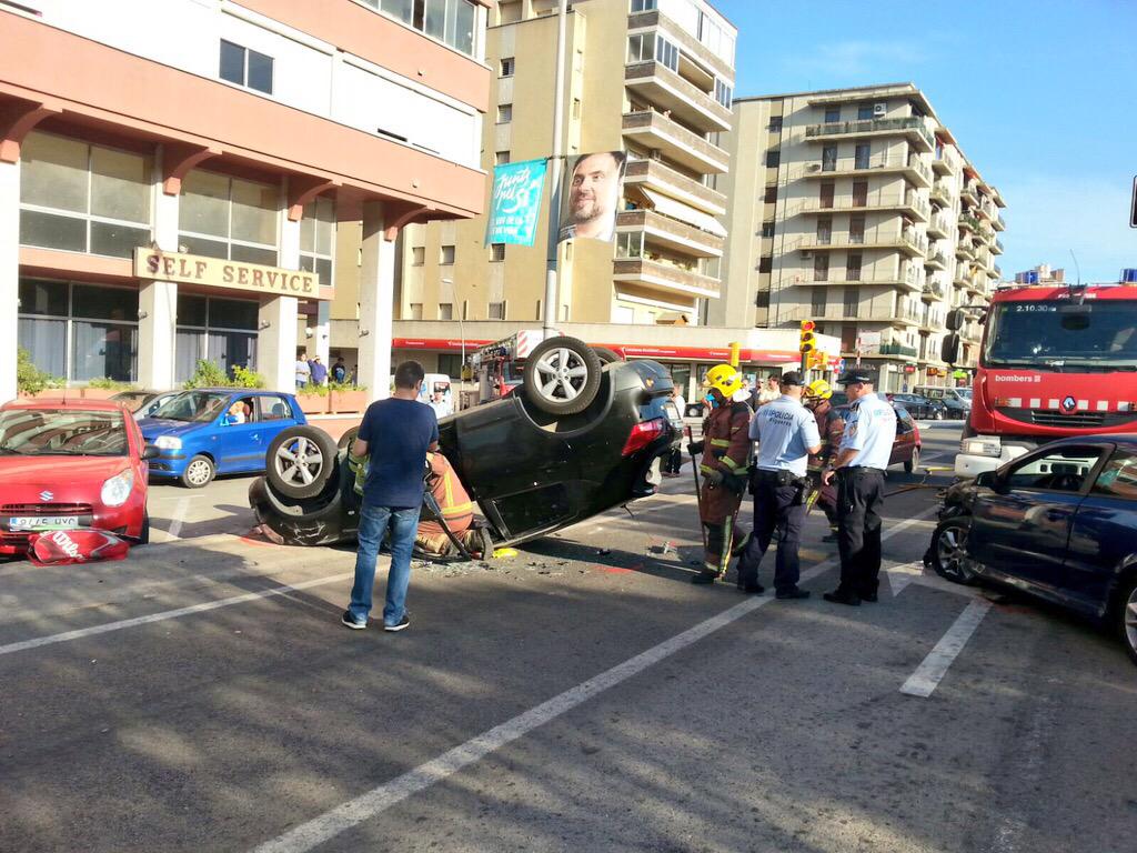 GU_Figueres's tweet photo. ATENCIÓ. Ferit lleu en accident a la N-II Km7 sortida de #Figueres Afecta parcialment a la circulació. http://t.co/NgyhRIMy57