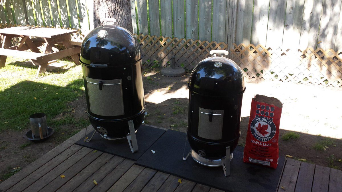 Fieldsy302's tweet photo. @WeberGrills gonna be a good day today!!  #wsm http://t.co/fywD8koVAn