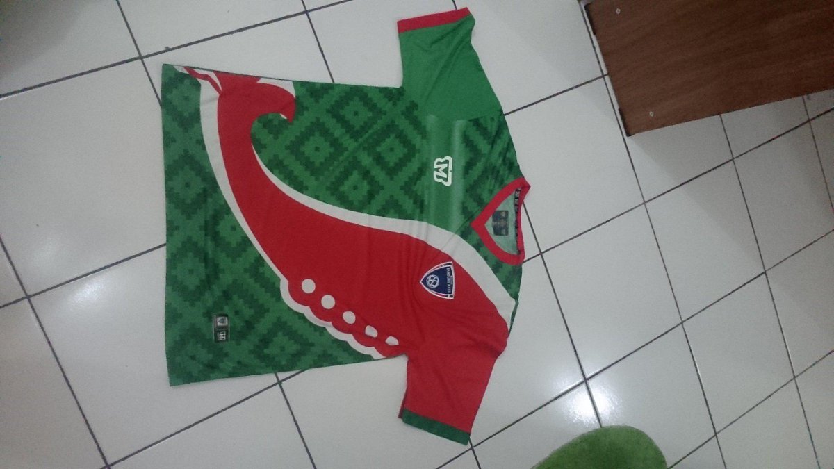 Agung_Armanda's tweet photo. @JerseyLigina #jersey4sale Gk pbr size L, bnwt, minat wa 085221419479 @jersey_ciamikk @JerseyBertatto_ @Jersey_SMG http://t.co/qtbiNNcR0p