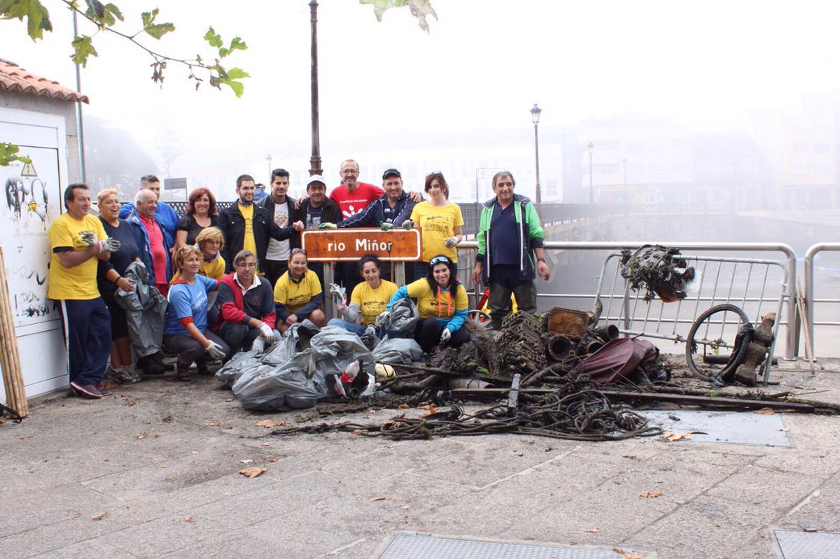 ConcelloNigran's tweet photo. Basura recollida no esteiro de A Foz, na Ramallosa #proxectorios @mollatepolosrios http://t.co/yvtwGVfKh9