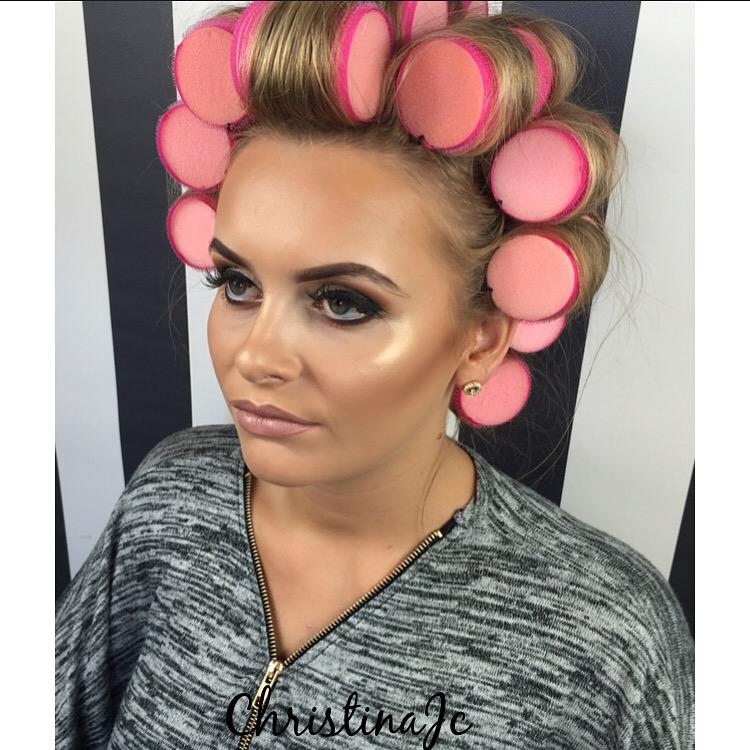 Chrissy_jc's tweet photo. Makeup on Sophie 😊 whole lot of highlight going on 😍 #makeup #makeupartist http://t.co/3Qr4mhtKnw