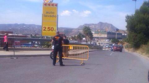 Secopsa's tweet photo. Nuestro dispositivo de #seguridad   ayer en marcha en #Petrer #Secopsaseguridad http://t.co/6cn0sywIrL http://t.co/6UmrvQ3Fd9