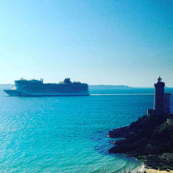 Le Norwegian Epic arrive à Brest 

MyCityBrest.com 

photo by franck QUELLEC 

#brest #finistere #Bretagne