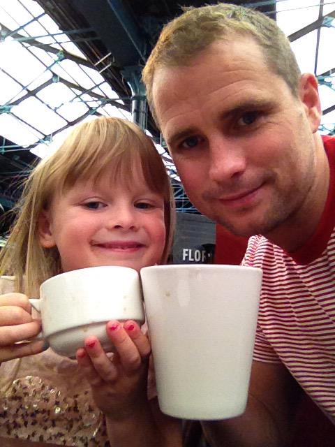 rob_pipe's tweet image. Lunch time cuppa with Chloe. ☕️☕️☕️☕️☕️