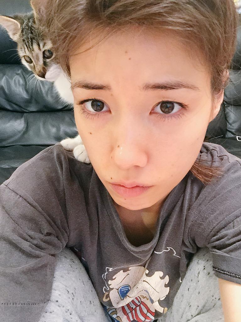 Riisa Naka 仲里依紗 昼寝して起きたら肩に来客者 髪の毛爆発問題 Http T Co Kjx8x0ia5t Riisa Naka 仲里依紗 昼寝して起きたら肩に来客者 髪の毛爆発問題 Http T Co Kjx8x0ia5t