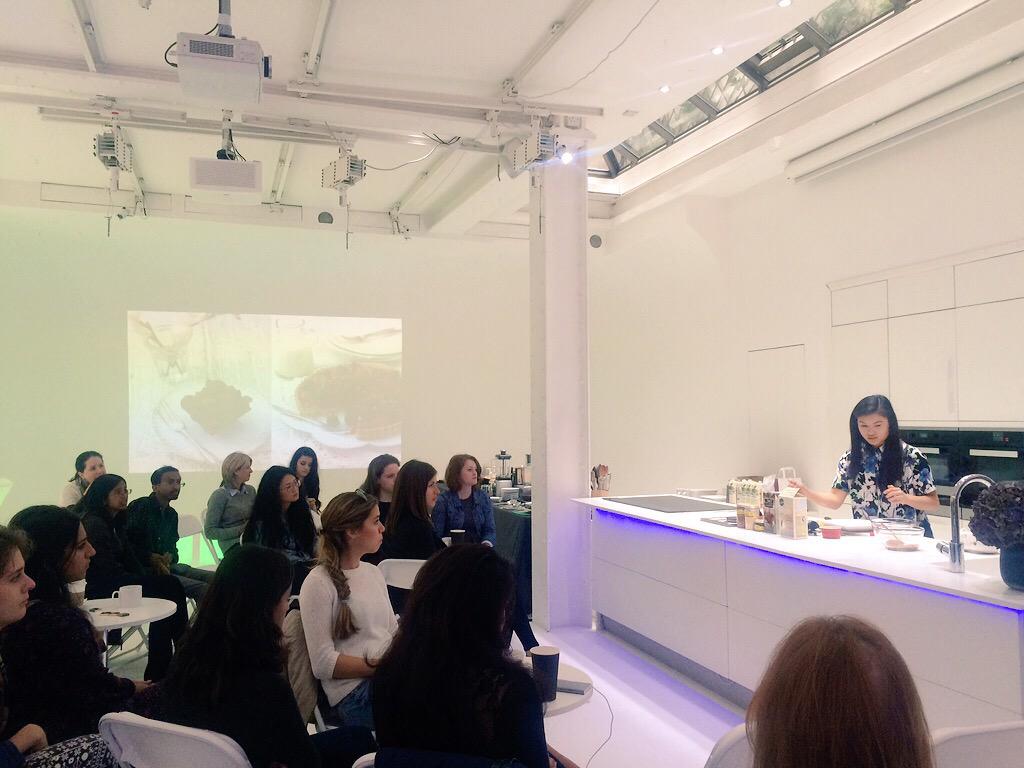 thetweedlets's tweet photo. @thenuttynoodle demonstrating at the #OrganicBlogathon2015 @OTEsuperfoods @Earthmiles_ @IcetankKitchen #foodie http://t.co/BUL5RmmuSC