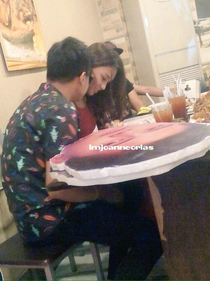 imjuliepearlsam's tweet image. "@Emirbheb: Nothing's changed 💙 © 

#PSYGameOn
#PushAwardsKathNiels http://t.co/wJvCenr6Fb"