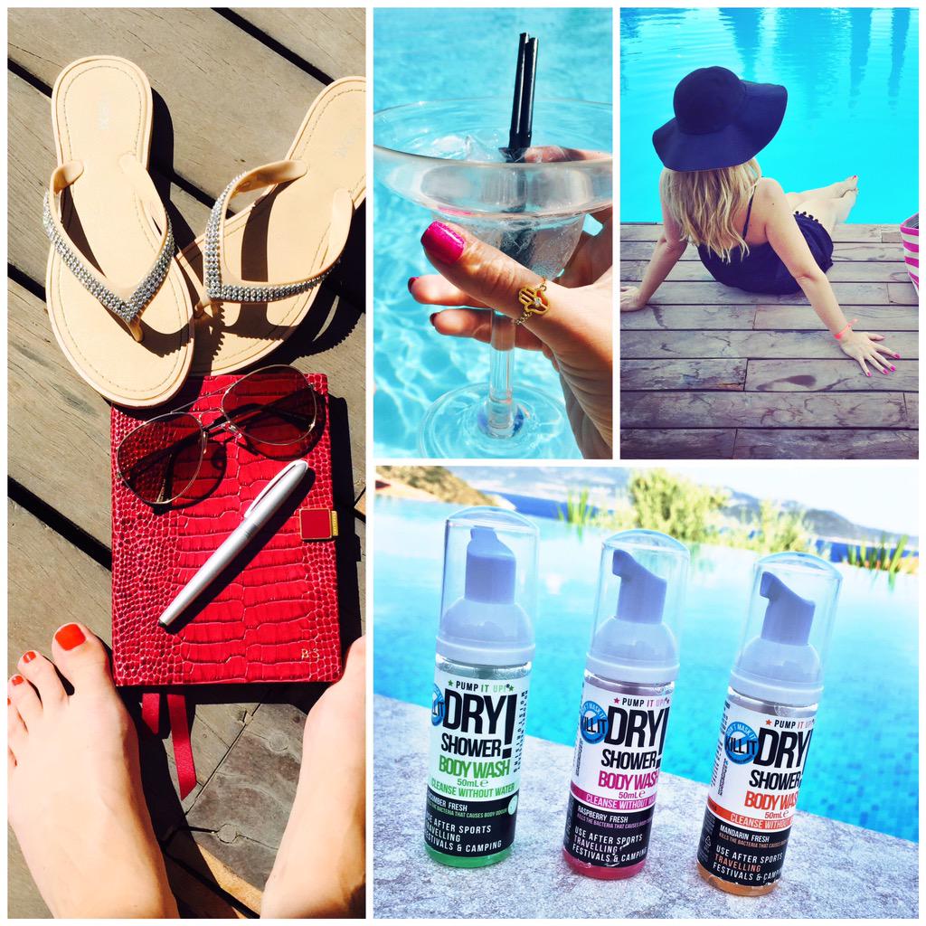 TalkBeckyTalk's tweet photo. GIVEAWAY JAZZ HANDS 🙌🏻Sharing the holiday love from the sunshine, the details are here 👉🏻https://t.co/lE3B06BD94 http://t.co/ynWQvyyNht