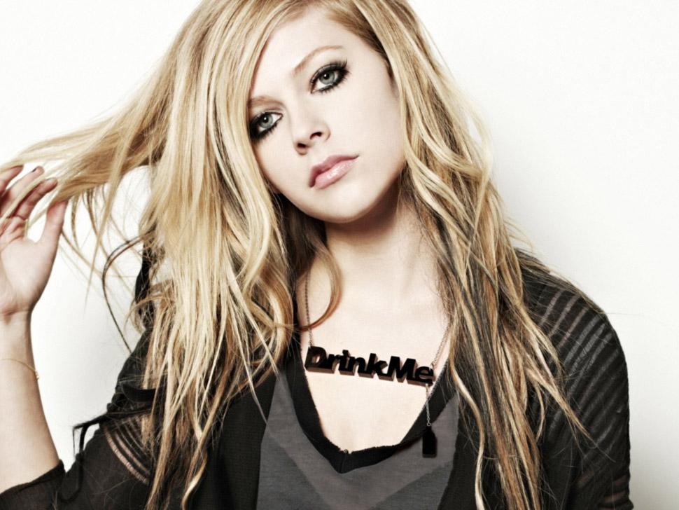 Avril Lavigne cumple 31. Happy Birthday punk princess. 
