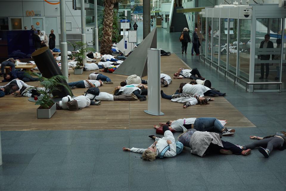 CoSoLI77's tweet photo. @BFMTV @itele @TF1 @france2 @France3tv @M6 #flashdoc "Hécatombe Médicale" Fait d'actualité non? http://t.co/hHwiVHoTuq