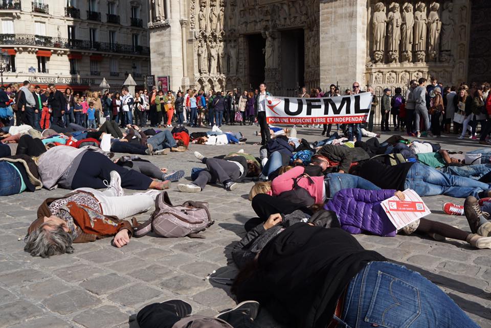 CoSoLI77's tweet photo. @BFMTV @itele @TF1 @france2 @France3tv @M6 #flashdoc "Hécatombe Médicale" Fait d'actualité non? http://t.co/hHwiVHoTuq