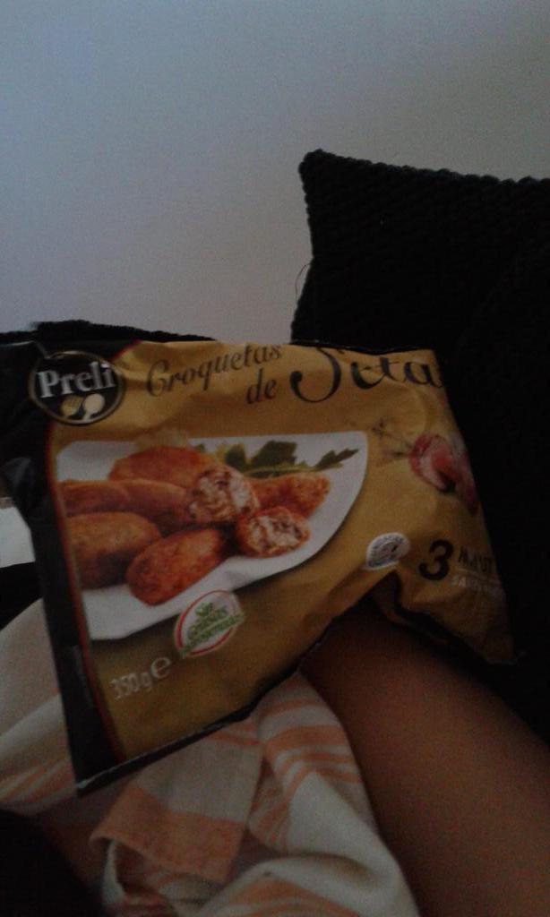 AzaharaGnzl's tweet photo. Cuando la comida precocinada te salva😥😥😩😟😧😧😧😧 http://t.co/Da2W2oItoL