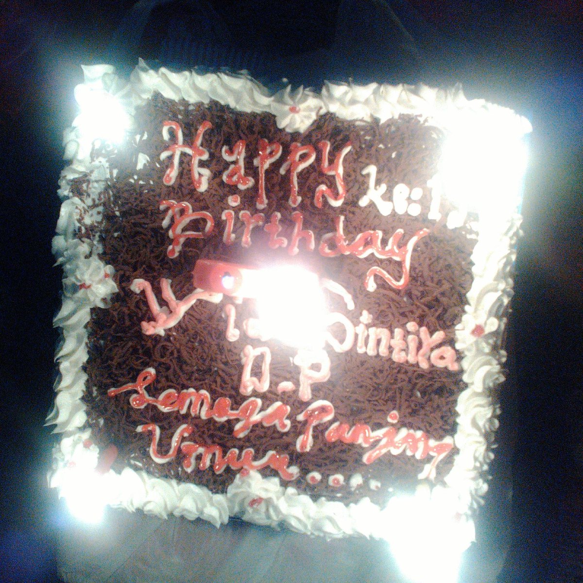 sd_devi's tweet photo. Surprise yg k 19th 😍😍😍 http://t.co/3dJv7g2mtZ