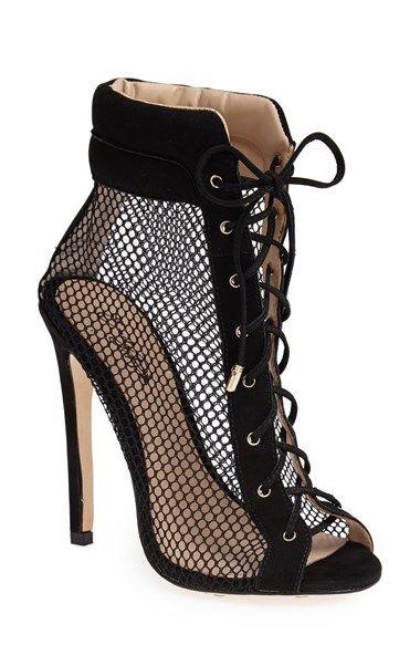 CancunModda's tweet photo. #EmilyBforZiginy #meshbootie #booties at @Nordstrom #ShoeLoveIsTrueLove #shoelover #shorlovers #TrueloveisShoeLove http://t.co/FbTbPQ87r8