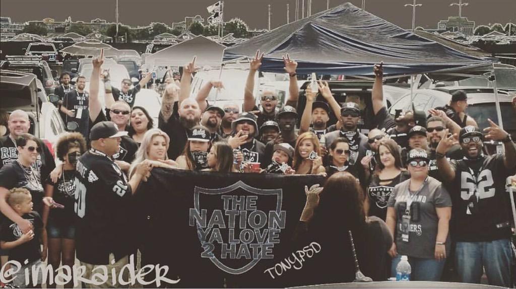 r8drlife's tweet image. @SteveMariucci Could the #RAIDER_NATION go 3-1 ? #thenationyalove2hate #committedforlife