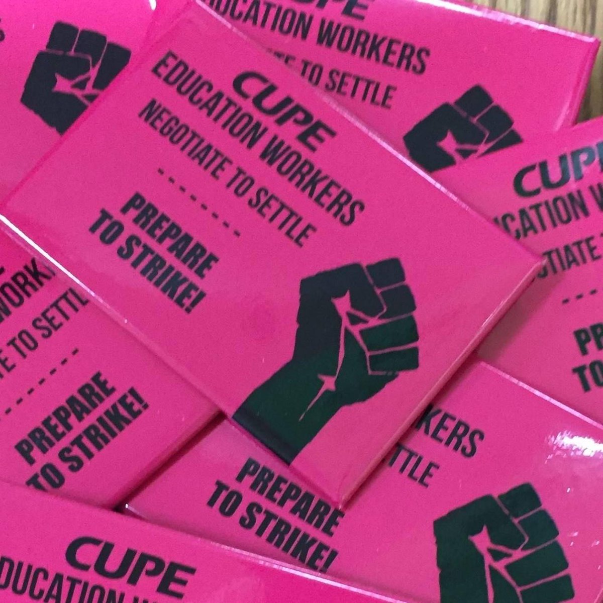Upsetminded's tweet photo. #nocookiecutterdeal #educationworkersmatter #cupe5555 http://t.co/pdS3gEml2F