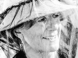 goodhoneyguy's tweet photo. Excellent TED talk from Marla Spivak. What is happening to the bees? http://t.co/igsOCGgFha @HeartDocSharon http://t.co/r9FfGaJYCK
