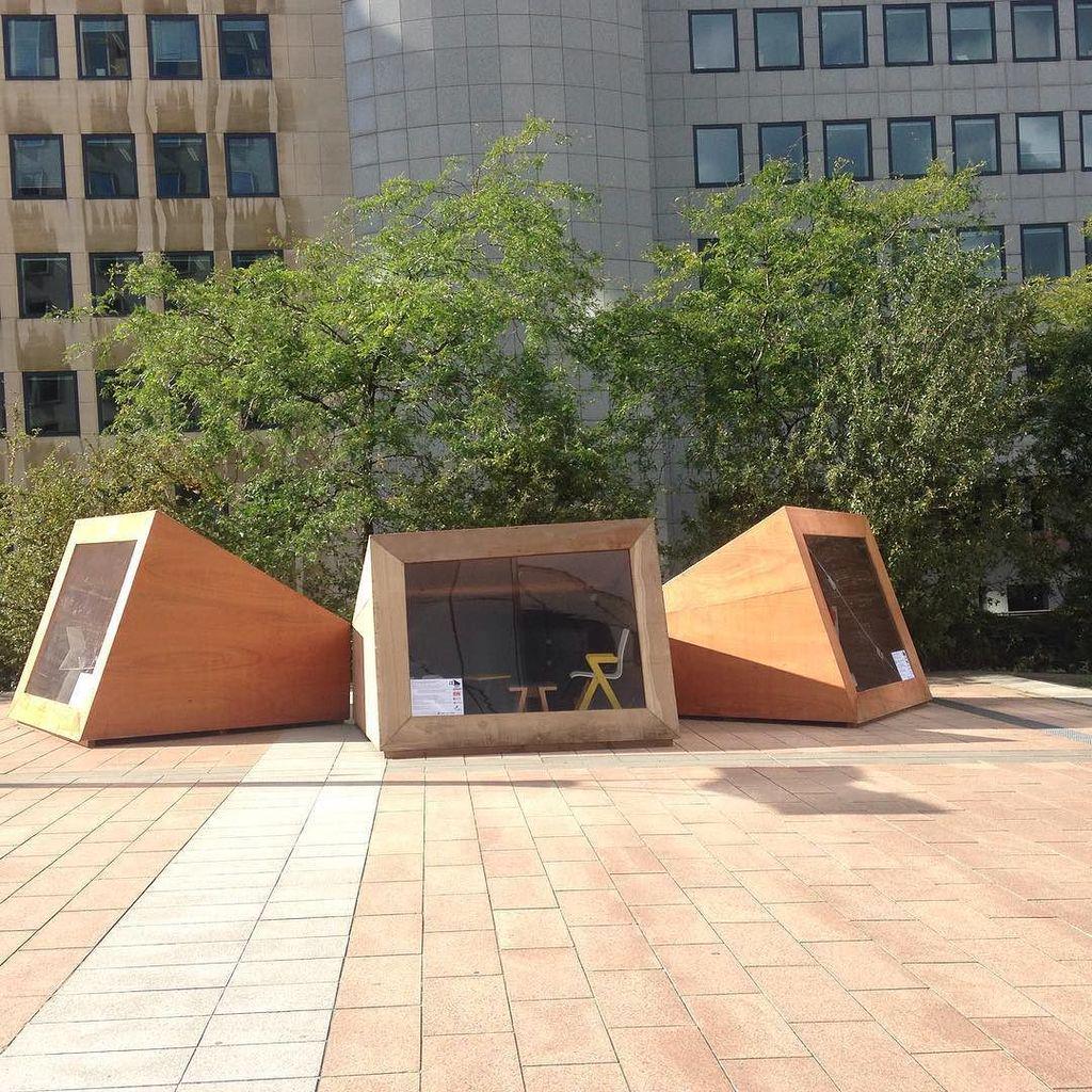 420_411's tweet image. ift.tt/1OZKX3n via #d44_architecture &quot;#artinthebox Pop up gallery @welovebrussels #designseptember #magic…