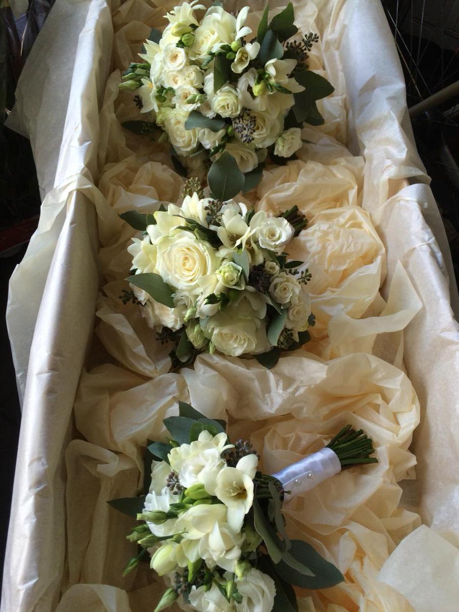 fandhflowers's tweet photo. Another Happy Bride yesterday #bridal bouquets http://t.co/eqKJsBMh4z