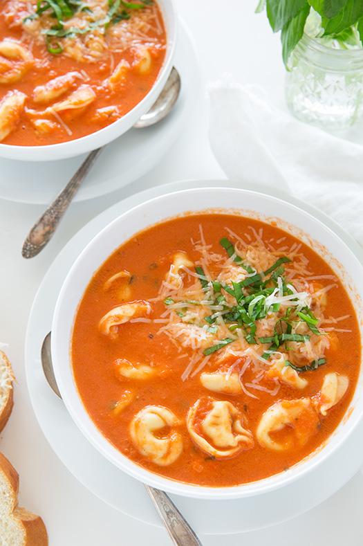 #veggie Sunday, Slow Cooker Creamy Tomato Basil Tortellini Soup bit.ly/1G0Dr1Z <a href="/cookingclassy1/">Jaclyn Bell</a> #recipe