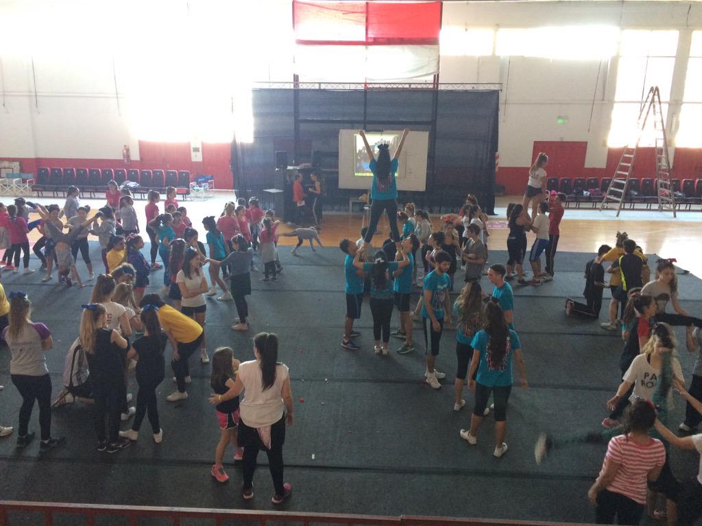 ArgCheerOpen's tweet photo. Jornada Práctica de #Cheerleading con Sergio Vidal en #CheerOpen http://t.co/kZp5JPFVvi