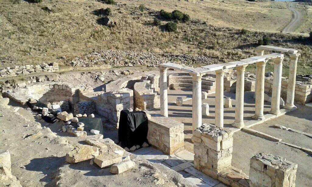 SerdarTours's tweet photo. Martyrion of St.Philippe, Hierapolis Turkey http://t.co/s0TricJQ1j