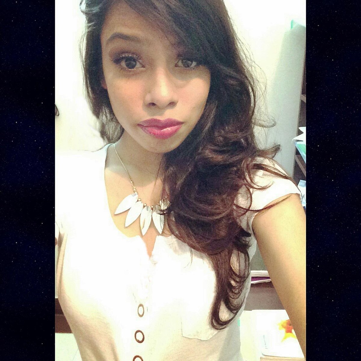 Tasmiataslim's tweet photo. a blood moon only once a blue moon ^_* http://t.co/fQE3C3y45l
