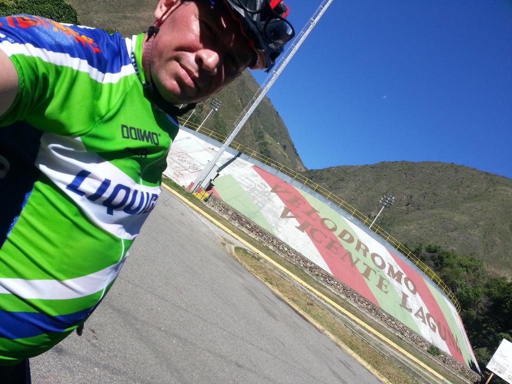andersonbello's tweet image. Por el #Velodromo Vicente Laguna #Valera #Rodar #Ciclismo #Entrenamiento