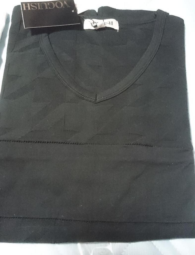 TOD54's tweet photo. 今日数枚買った中でお気に入りはこのカットソー。
千鳥柄と無地が入ってるんだけど、なかなか厚みもあってヘビロテ間違いなし(´-ω-)ｳﾑ

早く先月買ったレザーと合わせたい((└(:3」┌)┘))秋はよ！

#adonisgreen http://t.co/US4OvuSBKv