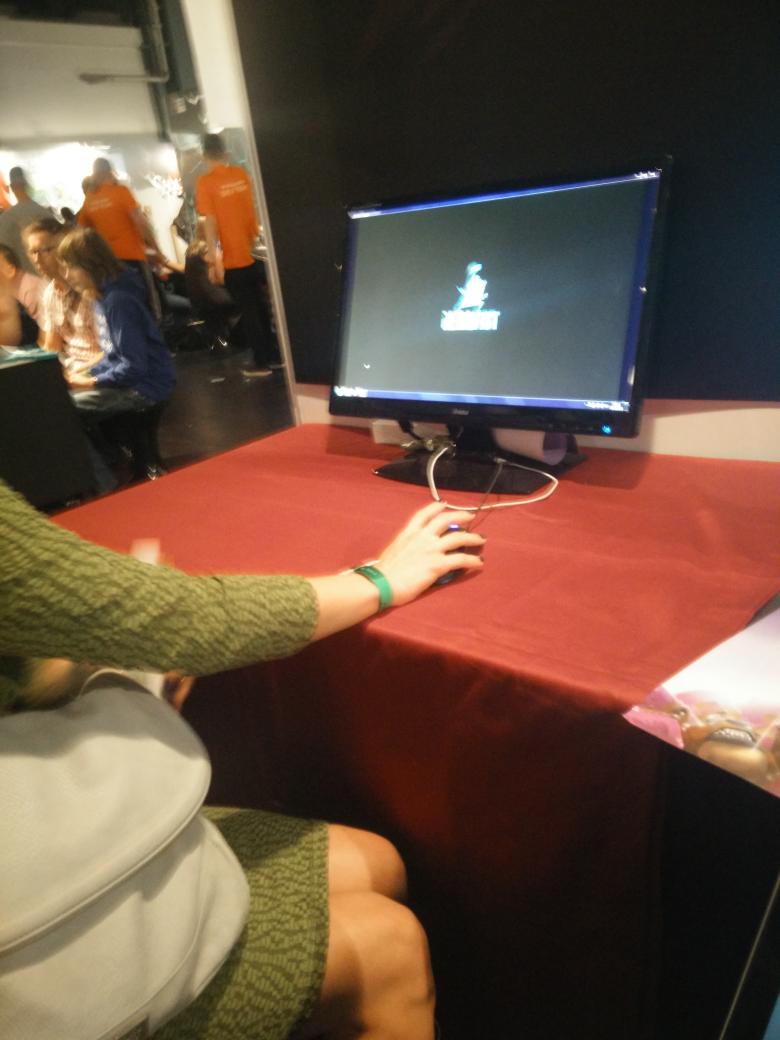 AlexRoseGames's tweet photo. @RetroFist I've just watched about 15 people in a row trying to play your trailer lol http://t.co/p8VZI2Wej6